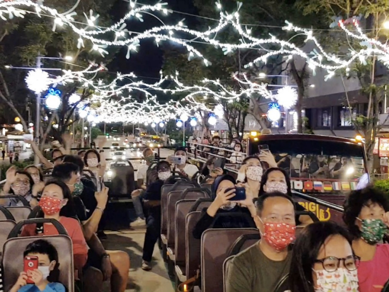 Christmas Orchard Light-Up Tour - Guided Tours - Tours | BIG BUS &amp; DUCK